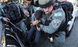 İsrail askerleri Batı Şeria'da 25 Filistinliyi daha gözaltına aldı