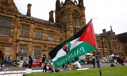 Sydney Üniversitesi kampüsünde öğrenciler İsrail'in Gazze'ye saldırılarını protesto etti