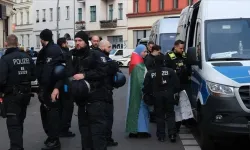 Almanya'da Filistin yanlısı aktivistlere polis şiddeti