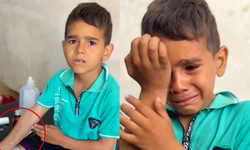 Gazzeli çocuk, şehit olma ümidiyle koluna ismini yazdı!