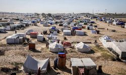 İsrail, Refah'a sığınanları çıkarmak için 40 bin çadır satın alıyor