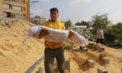 Han Yunus'ta bulunan toplu mezarlar görenleri dehşete düşürüyor