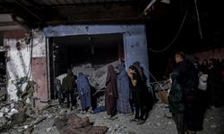 Soykırımcı İsrail ordusu Refah'ta ev bombaladı: 4'ü çocuk 7 şehit!