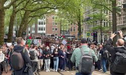 Üniversitede toplanmalarına izin verilmeyen Filistin destekçileri yürüyüş yaptı