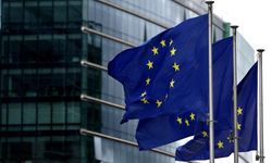 AB'den Trump'a 'nükleer' tehdit: Borcu satarız