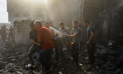 İsrail'in gece boyu Gazze'ye düzenlediği saldırılarda onlarca Filistinli öldü