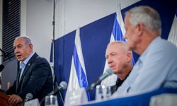 Gantz, Netanyahu'ya karşı çıkan Savunma Bakanı'na destek verdi