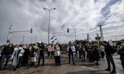 Yasa dışı Yahudi yerleşimciler Gazze'ye giden yardımları engelleyip yola döktü