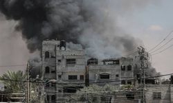 Katil İsrail ordusu, Refah'taki binaları hedef aldı!