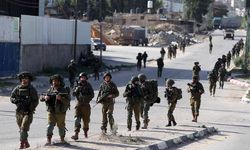 İsrail askerleri, Batı Şeria’daki döviz bürolarına baskın düzenledi