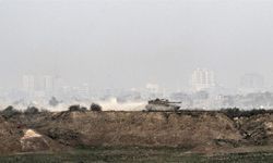 Refah'ın doğusunda İsrail güçleri ile Filistinli gruplar arasında şiddetli çatışmalar yaşanıyor