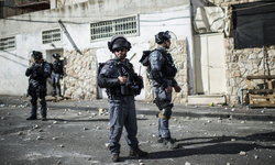 İsrail askerleri, Batı Şeria'nın Tulkerim kentine baskın düzenledi