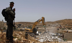 İsrail güçleri, Nablus kentinde Filistinlilere ait evleri yıkmaya başladı