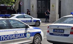 İsrail'in Belgrad Büyükelçiliği'ni koruyan jandarmayı yaralayan kişi öldürüldü