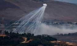 İsrail'in Lübnan'ın güneyine fosfor bombası saldırısı orman yangınlarına neden oldu
