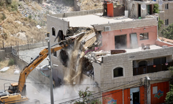İsrail güçleri, Kudüs'te Filistinlilere ait 3 haneli evi yıktı