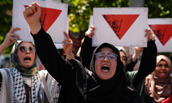 Almanya'nın "ters kırmızı üçgen" sembolünü yasaklaması İstanbul'da protesto edildi