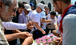 Ayasofya-i Kebir Cami-i Şerifi'nde aşure ikramı