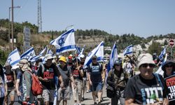 İsrailli esirlerin yakınları Kudüs'e doğru yürüyüş düzenledi