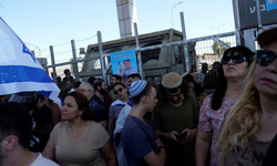 İsrailliler, Sde Teiman'ın kapatılması için yapılan duruşmayı protesto etti