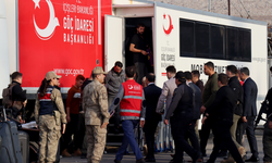 Suriyeliler için Hatay sınırında mobil hizmet aracı konuşlandırıldı