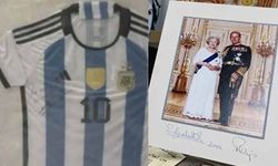 Esed’in sarayında Messi ve Elizabeth’in imzalı eşyaları ortaya çıktı