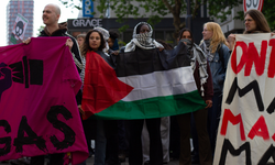 Hollanda'da İsrail'den gelen gemi protesto edildi