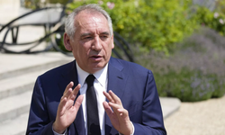 Fransa Başbakanı Bayrou: İslam'ı takıntı konusu yapmayalım