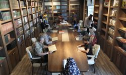 Diyarbakır'da imamın kurduğu kütüphane 7'den 70'e kitapseverleri ağırlıyor