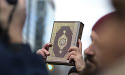 Fransa'da Kur'an yakan kişiye 1 yıl hapis cezası