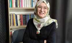 Feminist yazar Berrin Sönmez: Başörtümü çıkarıyorum!