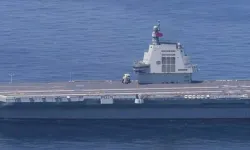 Çin, en gelişmiş uçak gemisi Fujian'ı donanmaya aldı