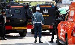 Cakarta'da camiye korkunç saldırı: Cuma namazında bombalı patlama