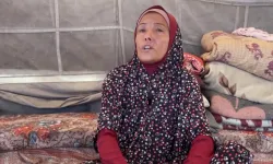 İsrail saldırısında kör olan Filistinli kadın, ailesi için fırın açtı