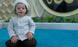 Minik Müslüman'dan yılbaşı açıklaması: Müslümanlığa sığmaz!