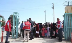 Yerlikaya: Bir yılda 578 bin Suriyeli ülkesine döndü