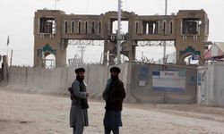 Pakistan sınırında dram: Yüzlerce kişi mahsur