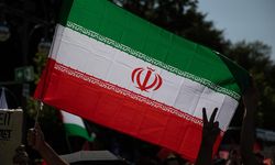 İran sokakları karıştı: Trump'tan 'müdahale' tehdidi