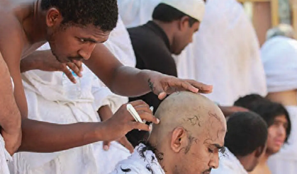 Mescid-i Haram'da ilk kez umreciler için saç tıraşı hizmeti başlatıldı