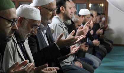 Bursa’daki camilerde yağmur duası yapıldı