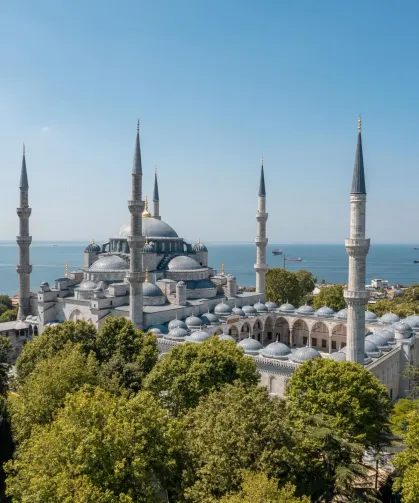 5 Aralık 2025 Cuma hutbesi: "İnsan, Huzuru İbadetle Elde Eder"