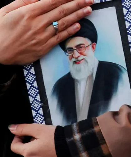 Axios: Hamaney suikastının perde arkası ve ertelenen saldırı