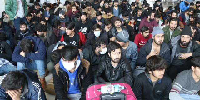 Ağrı'da 227 Düzensiz Göçmen Afganistan'a Gönderildi