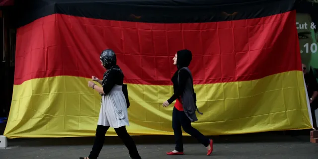 Almanya'da Müslüman Aile Saldırıya Uğradı