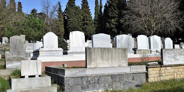 Berlin’de Müslümanlara Mezarlık Sözü Verildi