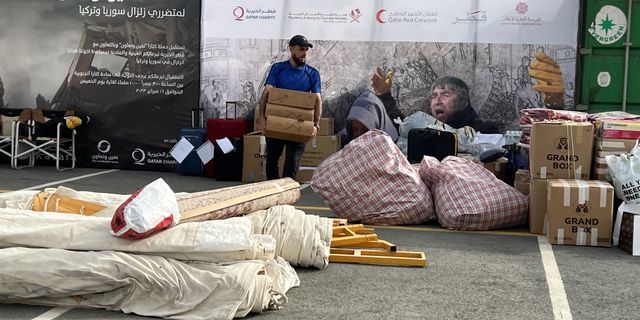 Katar'dan Depremzedelere Nakdi ve Ayni Yardımlar Devam Ediyor