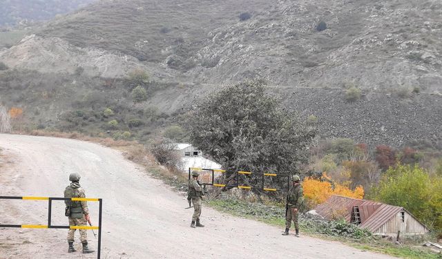 Karabağ'da sivillerin tahliyesi için insani koridor oluşturuldu