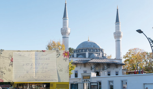 Almanya’da camiye tehdit mektubu: “Hepinizi havaya uçuracağım!”