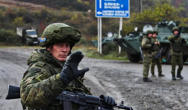 Karabağ'daki Rus Barış Gücü: Ermeni güçler, silah ve mühimmatlarını teslim etmeye başladı