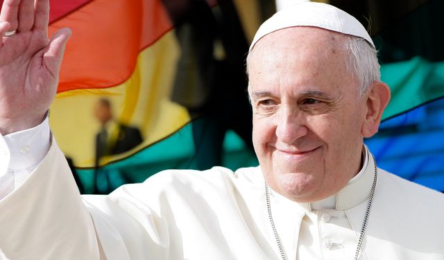 'Eşcinsellik suç değildir' diyen Papa'ya kardinallerden tepki